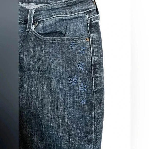 Levi’s Mid Rise Skinny Jeans Embroidered Floral Dark Wash Women’s Waist 33 - Picture 5 of 15